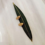 Cicada small stud earrings gold