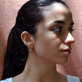 Cicada small hook earrings gold